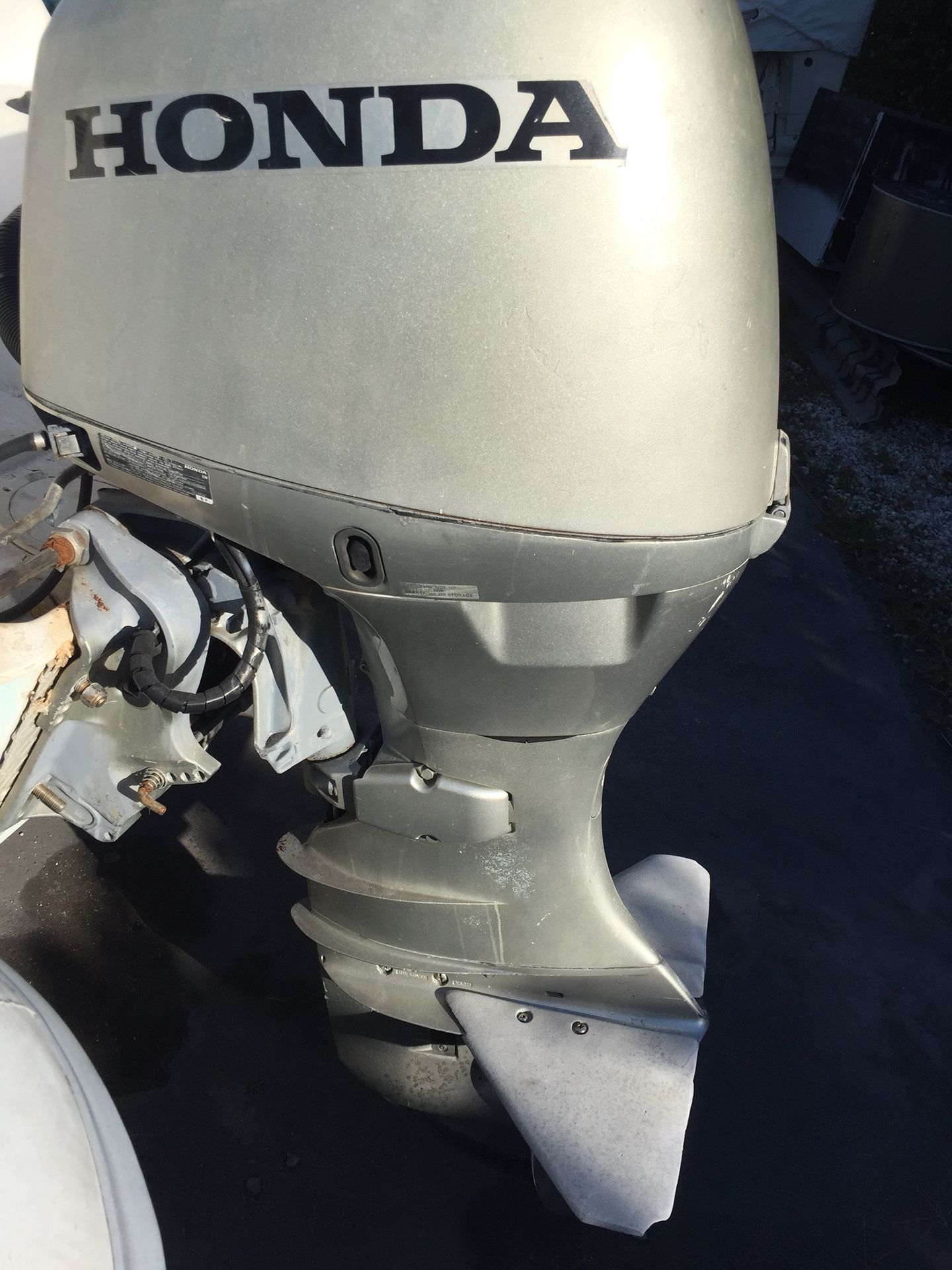 Honda 40 Hp horsepower marine outboard engine motor with tilt and trim 4 stroke four outboard