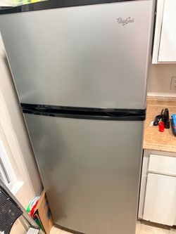 Whirlpool Top-Freezer Refrigerator
