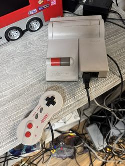 NES Nintendo Top Loader System W/ Controller & Cables