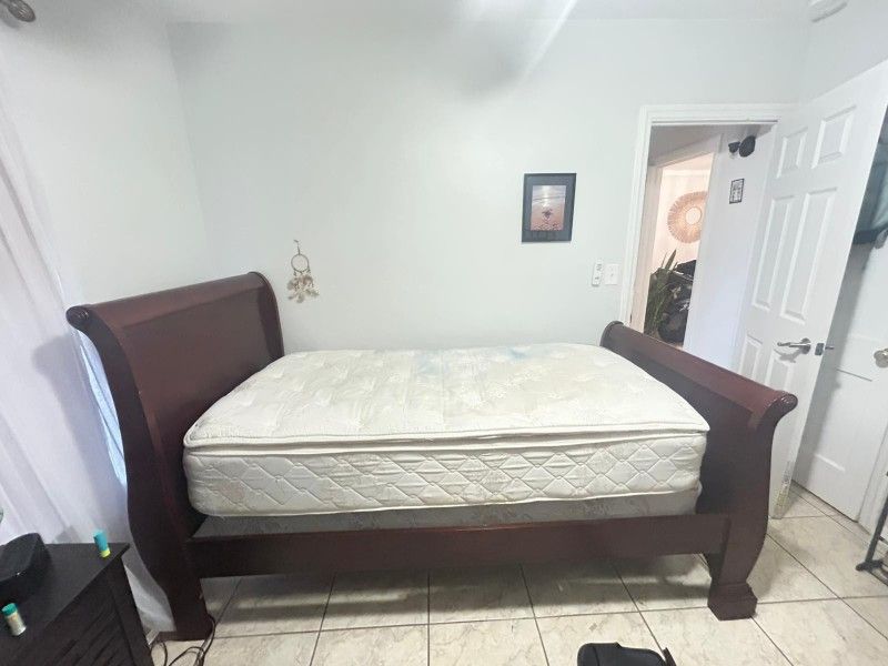 Twin Size Wood Bedframe & Mattress FREE