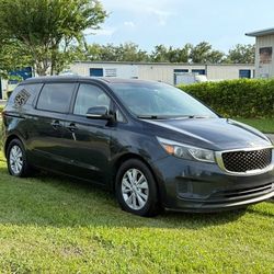 2017 Kia Sedona 