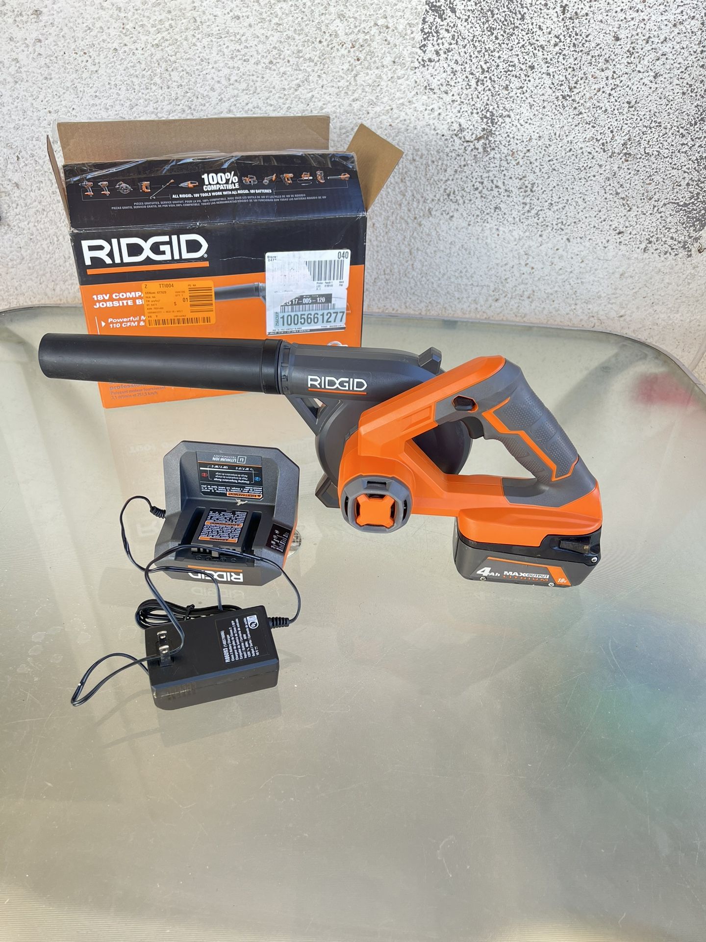 Ridgid 18 Volt Cordless Compact Blower Kit