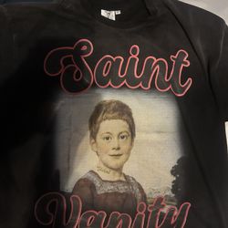 saint vanity 