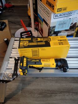 DEWALT Atomic 20V Brushless Right Angle Die Grinder DCG422B