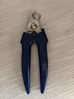 Dog nail clipper