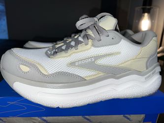 Brooks Ghost Max SE (Size 9.5) mens