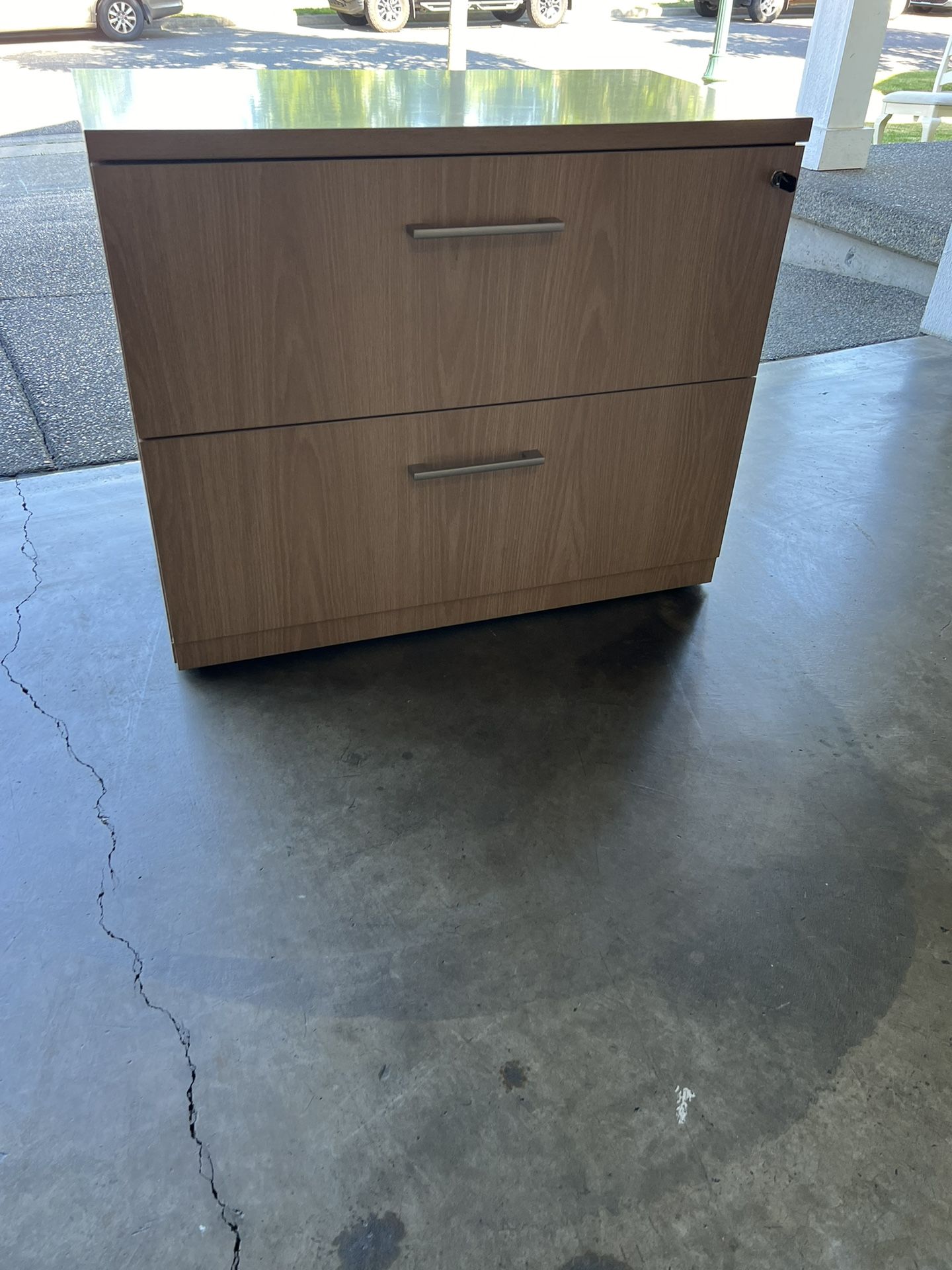 File cabinet almost new