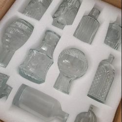 24 Glass Bud Vases, Small vintage style Vases for Centerpieces