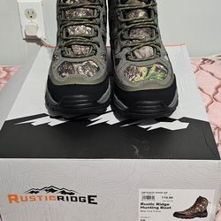 Rustic ridge hunting boots - size 10 us
