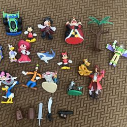 Misc Disney Toy Figures - Mickey / Goofy / Donald / Pluto / Hei Hei
