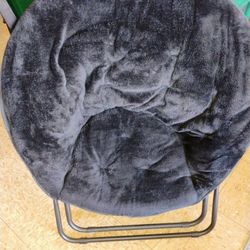Folding Soucer Chair Pickup Only Cash 