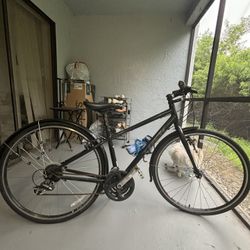 Trek FX 7.2 Hybrid Bike – Excellent Condition – Medium Frame