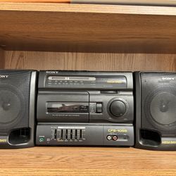 Portable Sony Stereo System AM / FM Radio, Cassette 