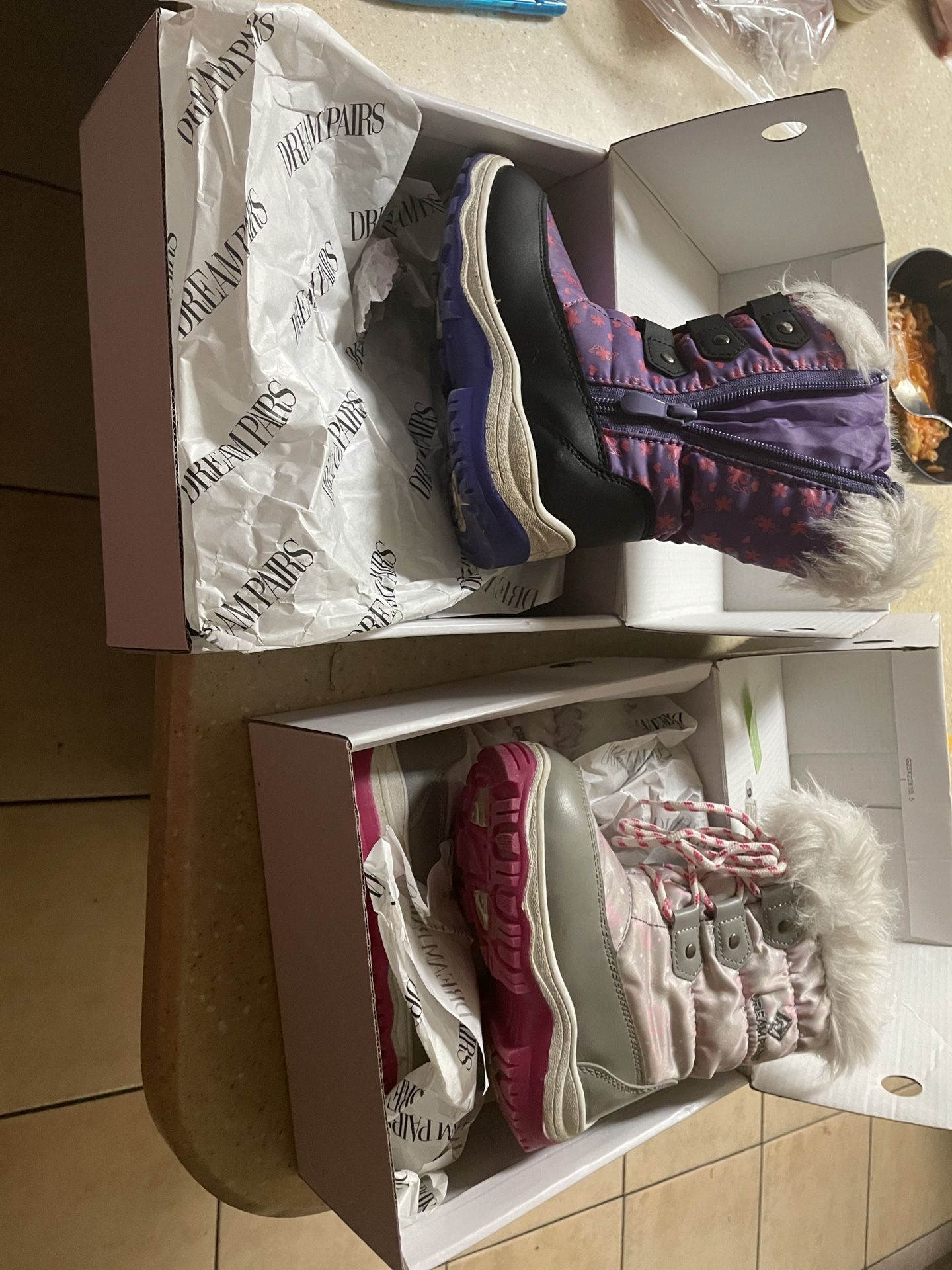 Snow boots
