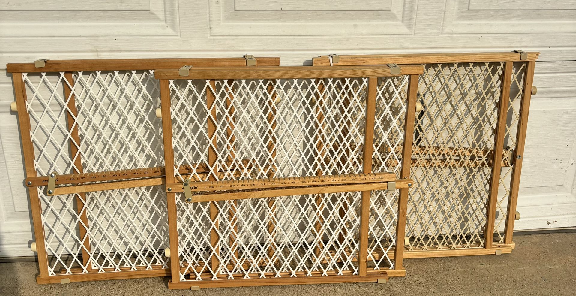 Title set of 3 Baby dog cat pet gate 26" to 42" wide adjustable pressure fit no holes new In condition all