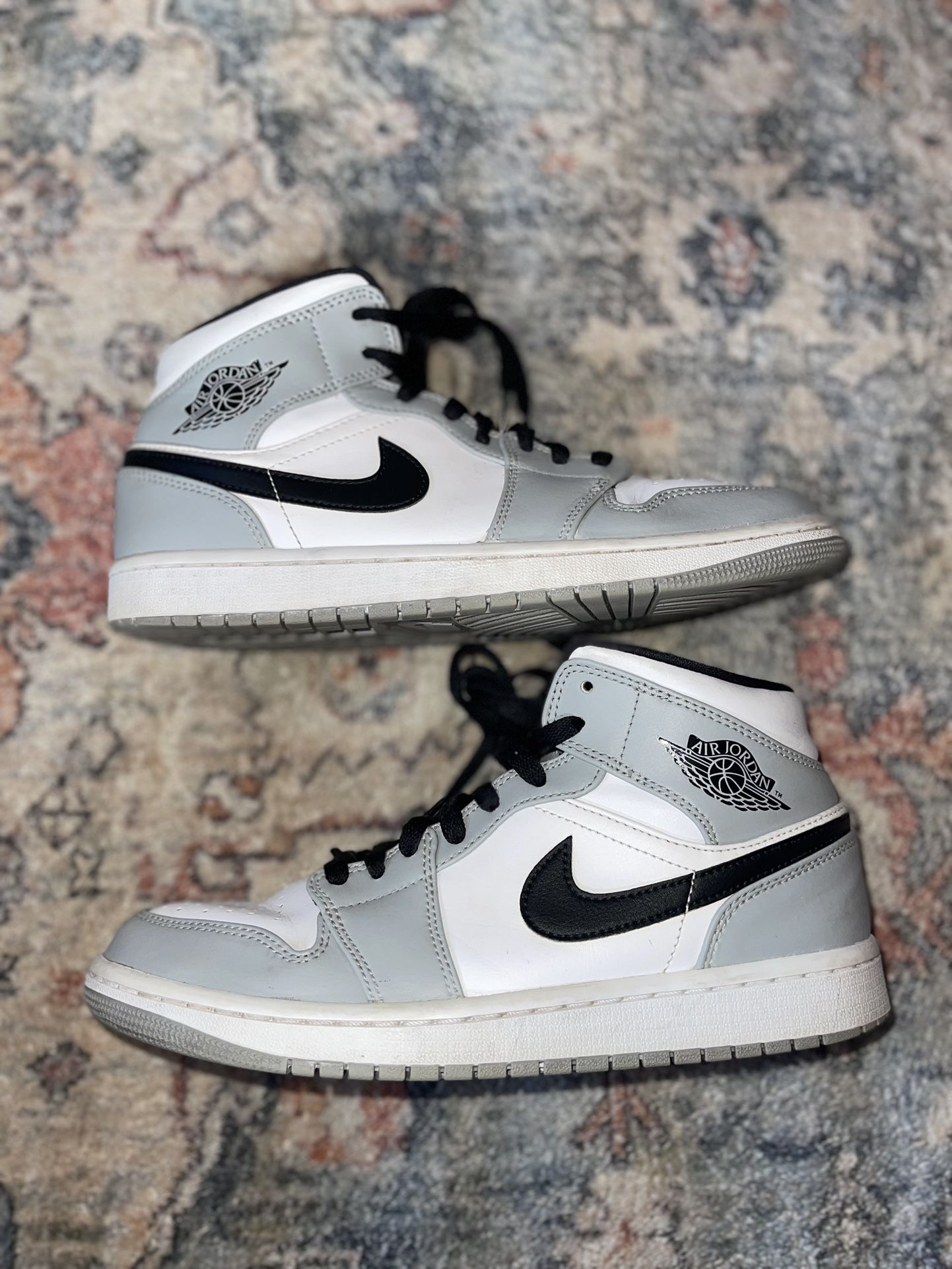 Jordan 1 Mid Gray