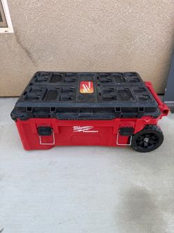 Milwaukee PACKOUT Rolling Tool Box