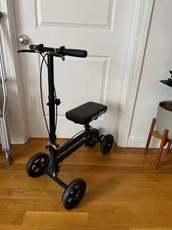 Knee scooter