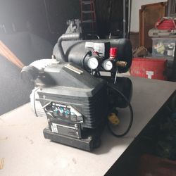 Central Pneumatic 2hp 4 Gallon 125 Psi Air Compressor Works Great