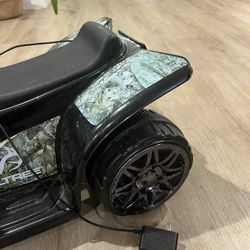Real Tree Toddler 4 Wheeler With Charger