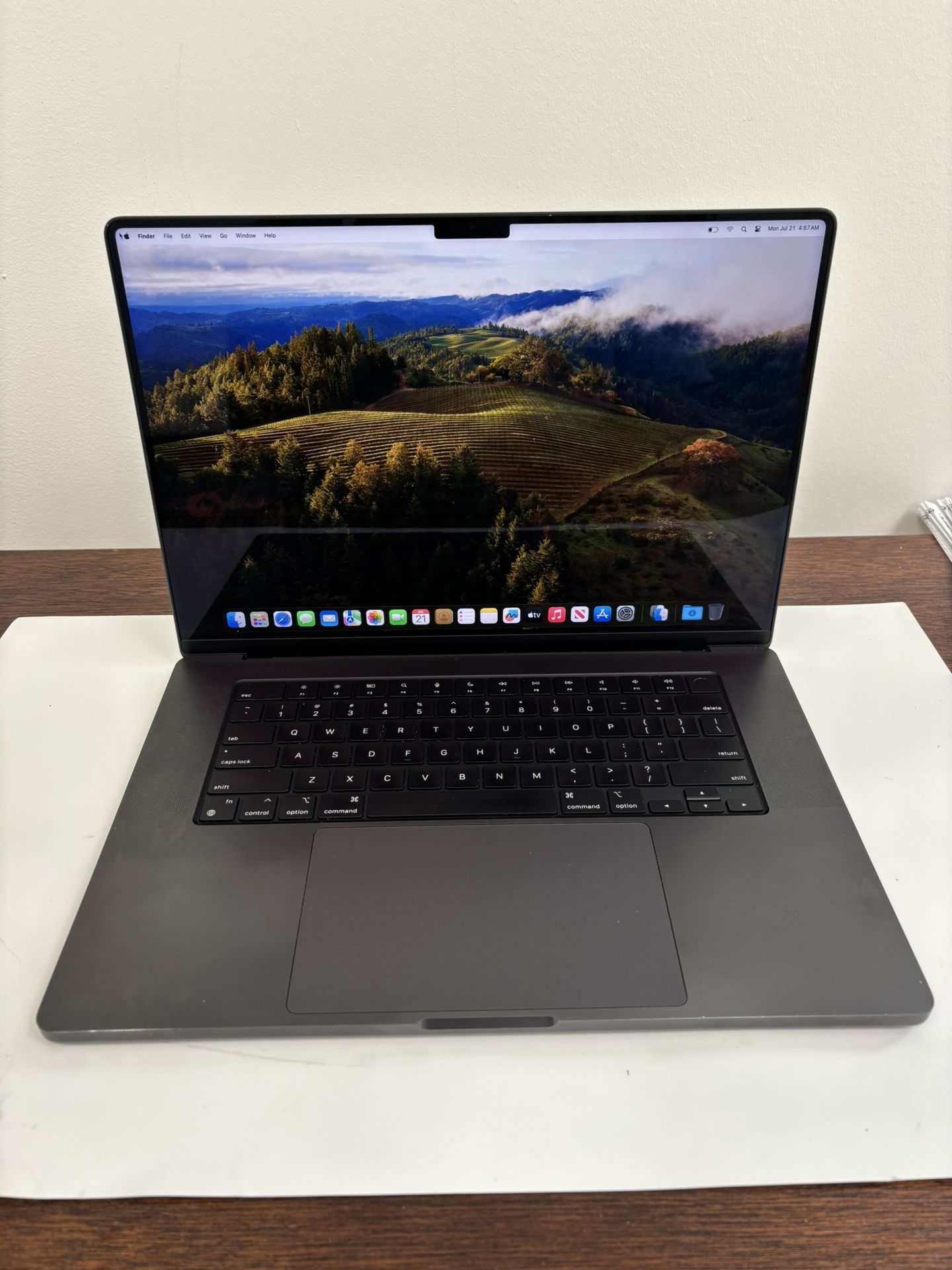 2023 Apple MacBook Pro M3 14 Core 18GB 512GB 10 Counts Charger Music & Video Software AppleCare 2027