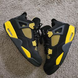 Jordan 4 Thunder Size 9