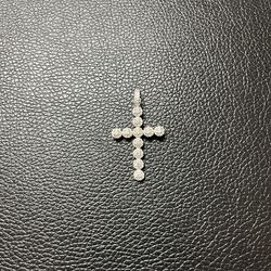 925 Sterling Silver Moissanite Cross Pendant.(small)