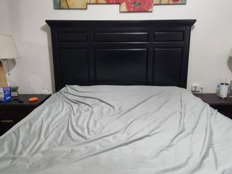 Queen Bedframe Solid Wood