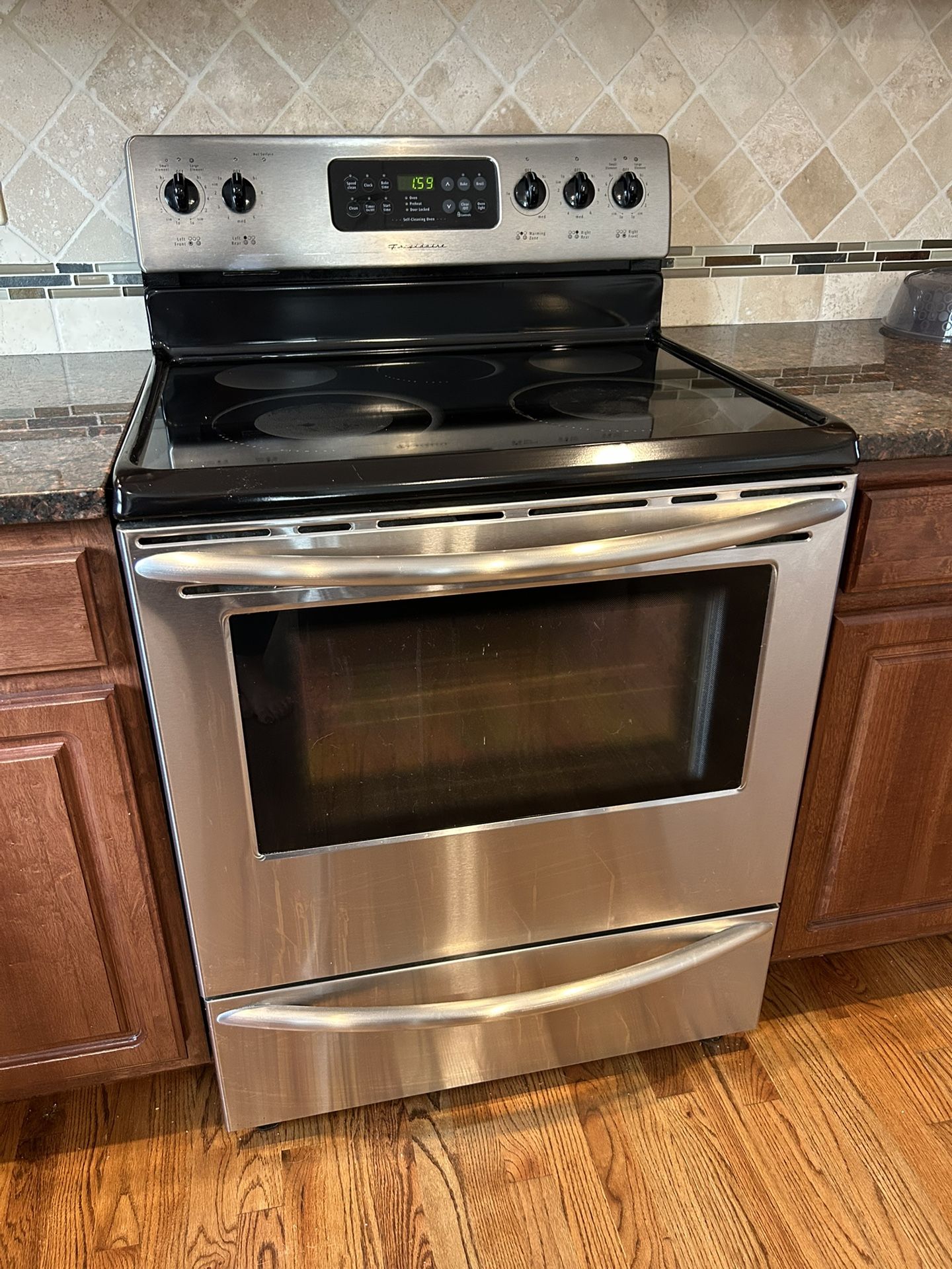 Frigidaire Oven