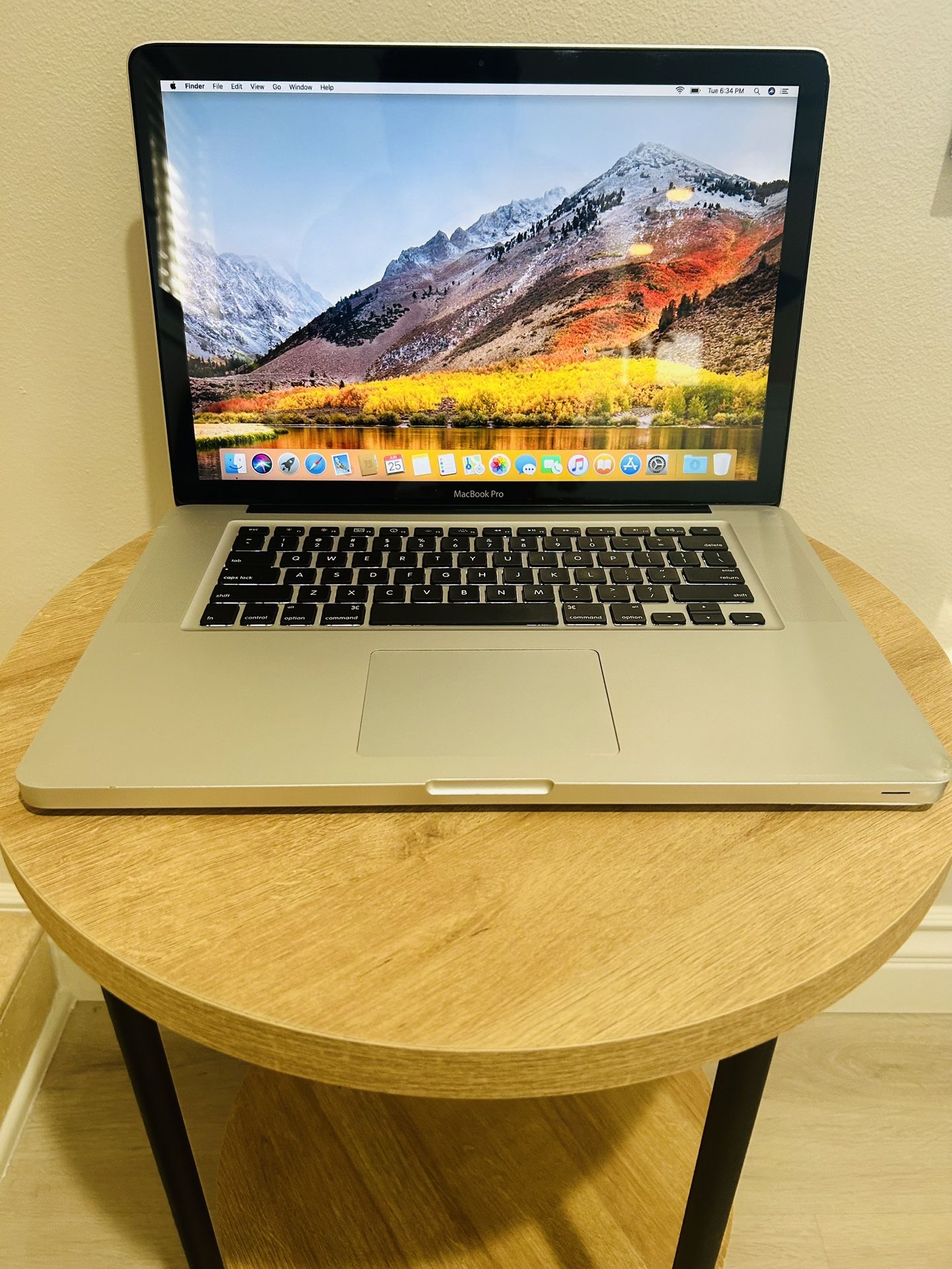 Apple MacBook Core Pro Duo Model A1286 2.8 GH 15” (June 2009) for Sale ...