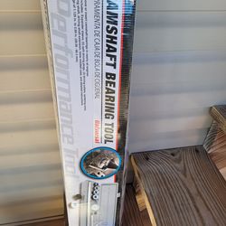 Camshaft bearing tool in plastic case