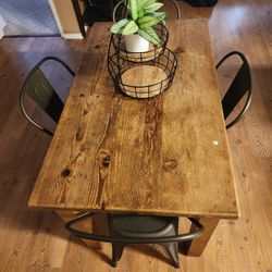 Table With Chairs 