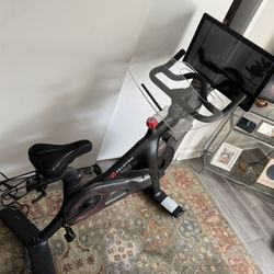 Lightly Used Peloton Bike + Accessories – Excellent Condition