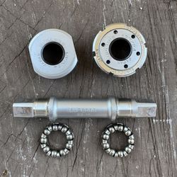 Vintage SUNTOUR SUPERBE 1.37x24 T Bottom Bracket