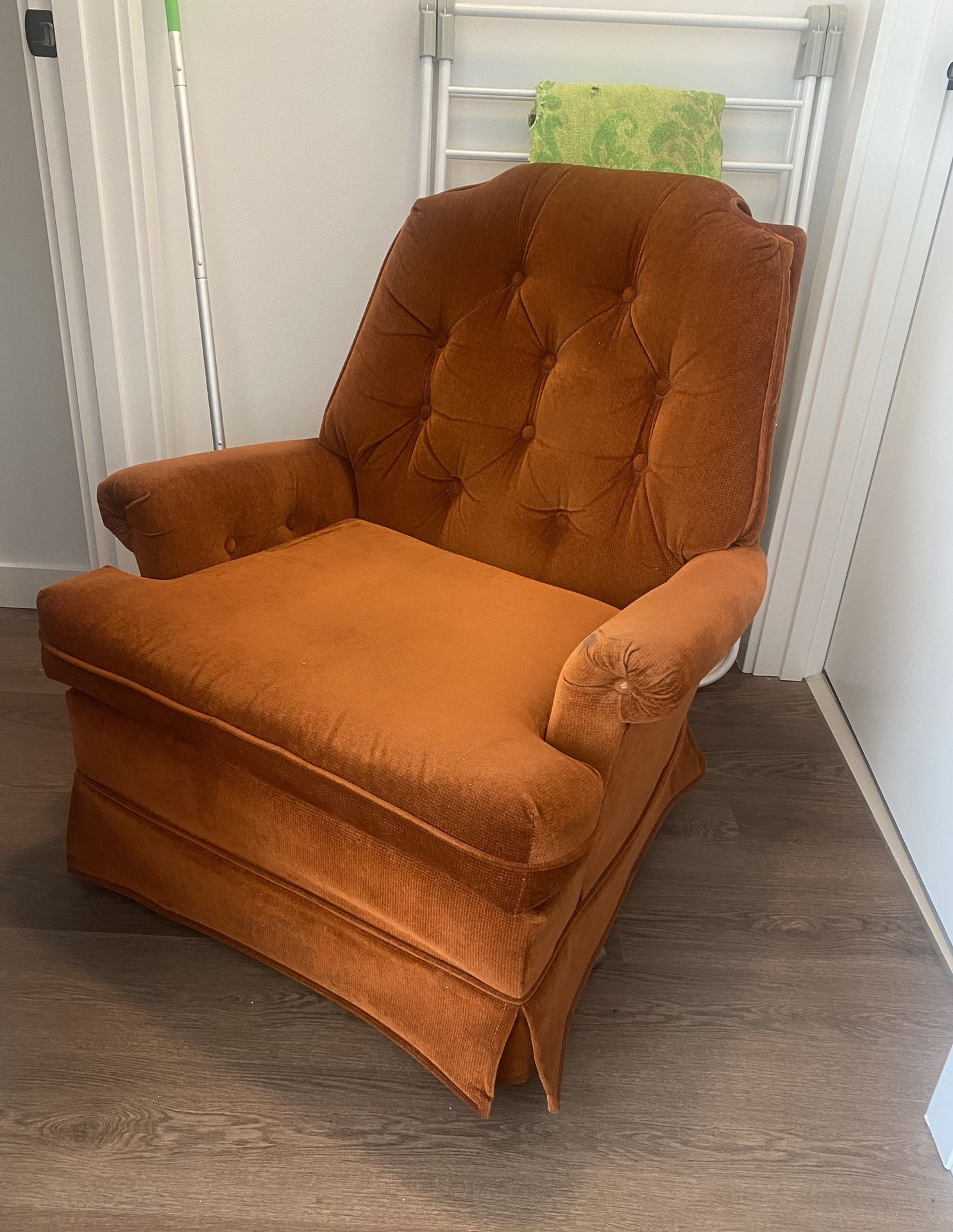 Orange Tufted Velvet Lounge Chair