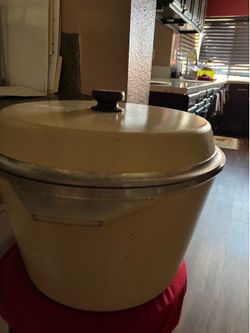 Olla grande y pesada
