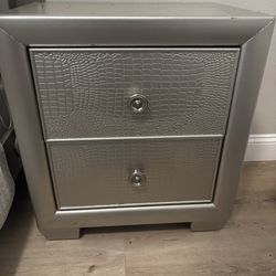 Dresser With Mirror And One Night Stand 
