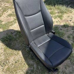 2006-2011 BMW 328i Driver Seat 