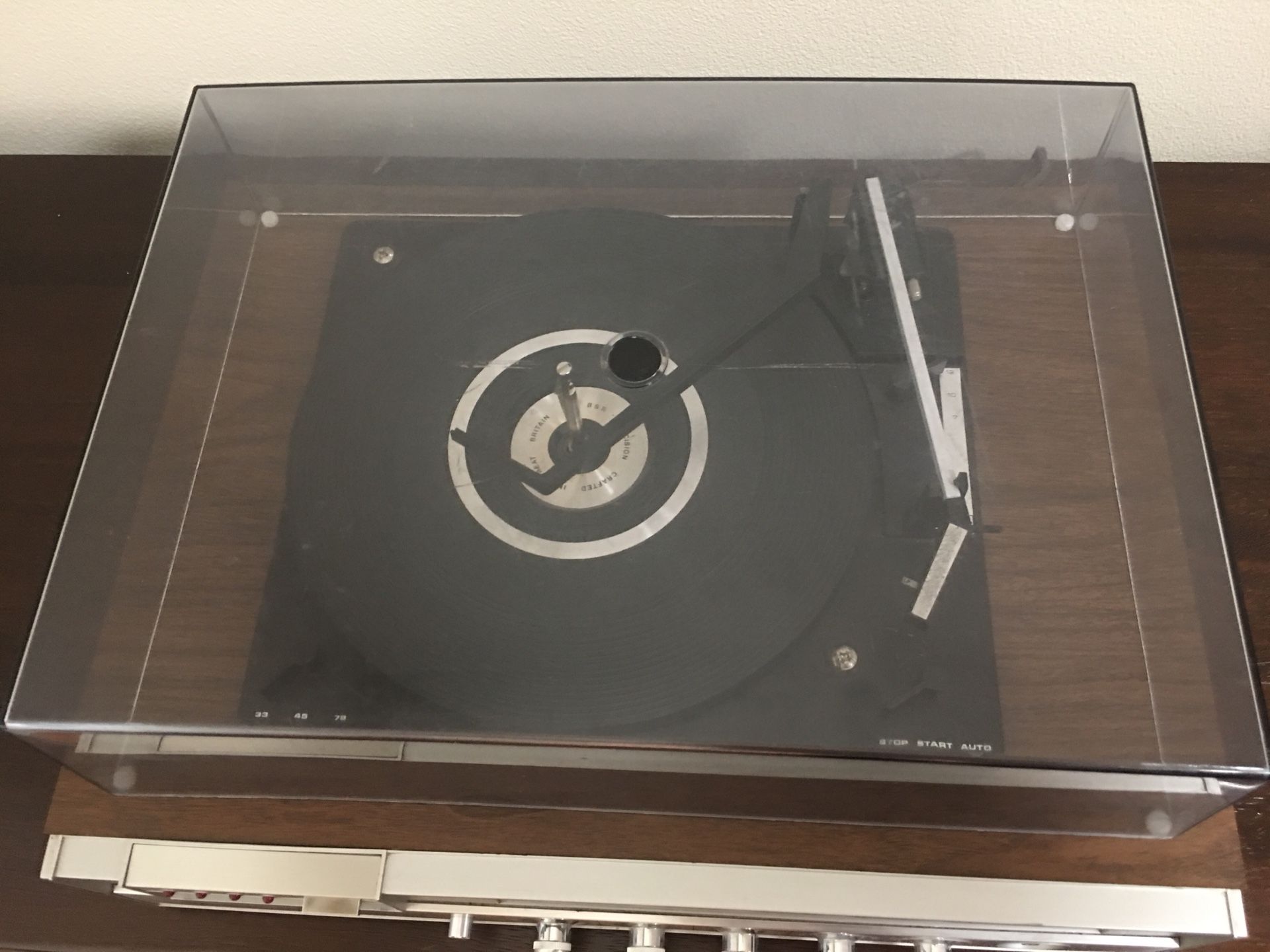 VINTAGE RECORD PLAYER CAPEHART KMT229/16CA STEREO TURNTABLE 8 TRACK AM