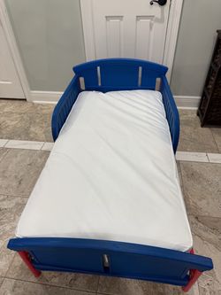 Toddler bed