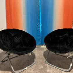 Black round saucer chair 
