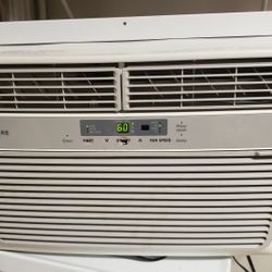 Frigidaire 6000 btu air condition w/remote