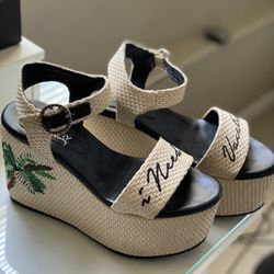 I need a vaca wedges