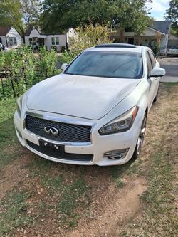 2015 Infiniti q70L PART OUT