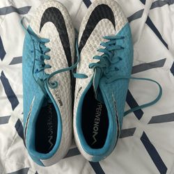 Men’s Soccer Cleats Size 11
