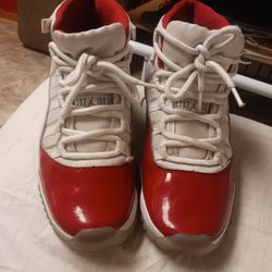 “Air Jordan 11 Retro Cherry Size 8.5 Used No Box”