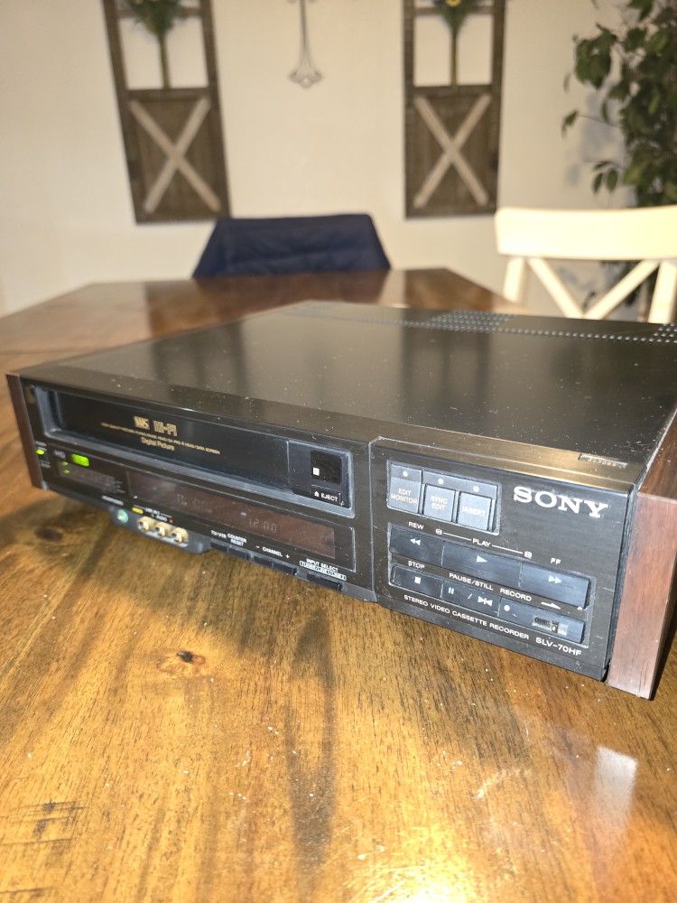 Sony Stereo Video Cassette Recorder SLV-70HF