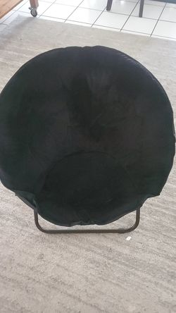 Black foldable gaming chair