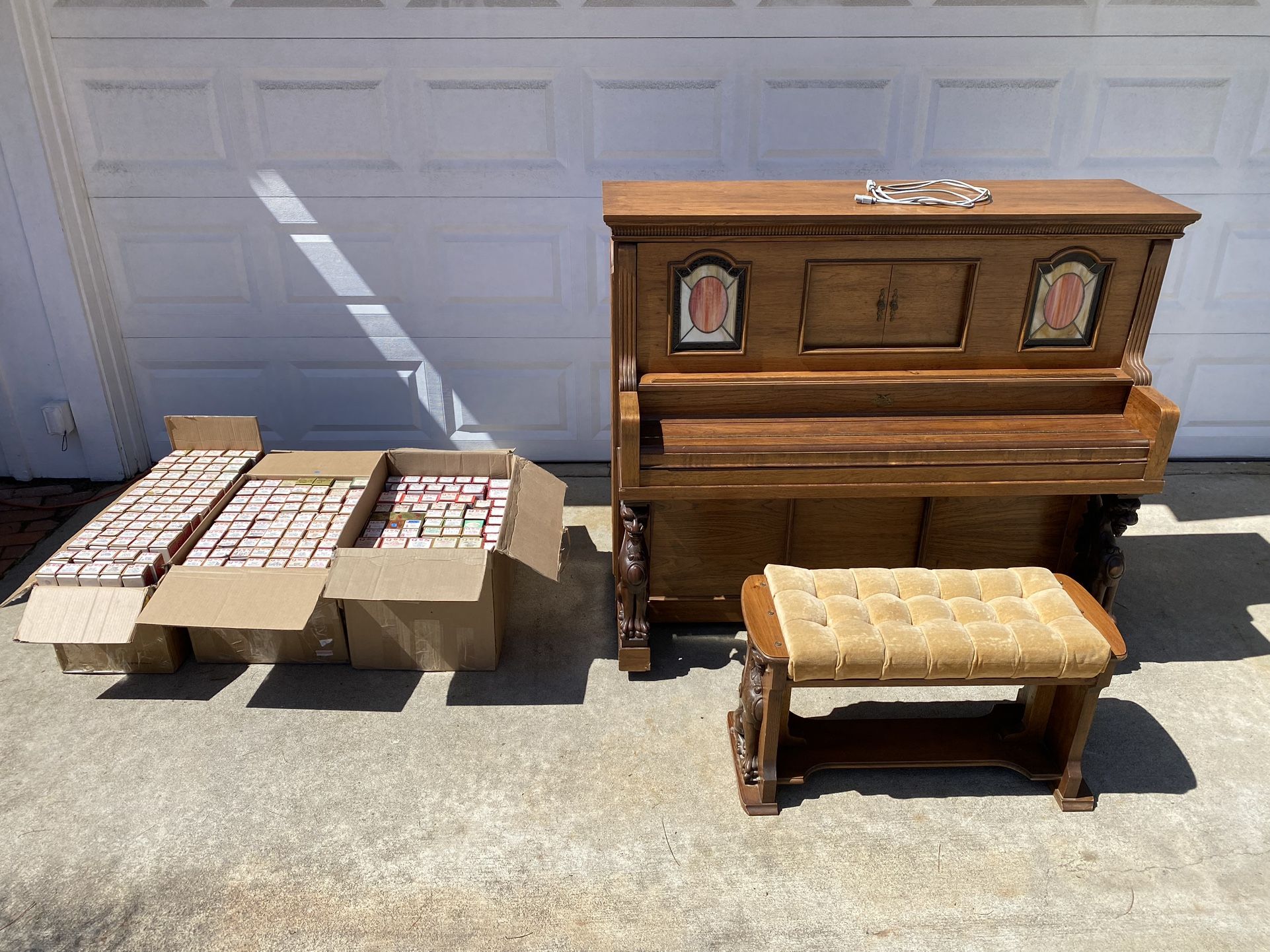 Universal Player Piano Model P-2, with bench seat and 200 rolls of music, early 1980’s