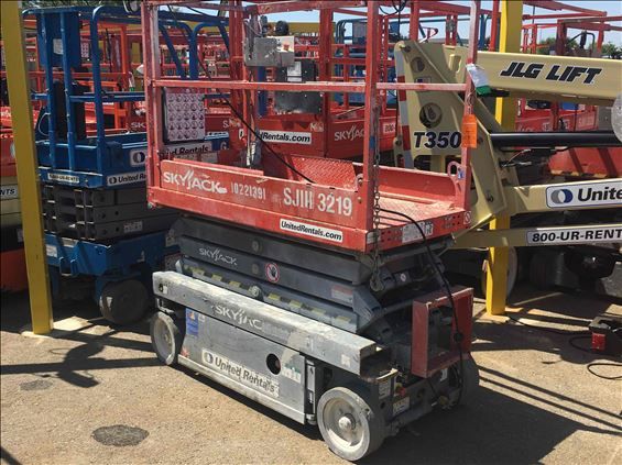 19’ Scissor Lift